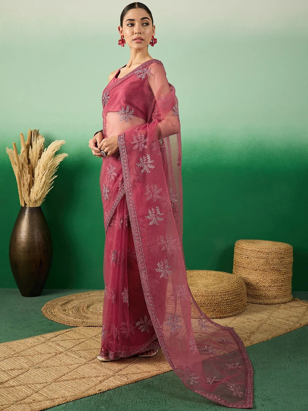Floral Zari Embroidered Saree With Blouse Piece