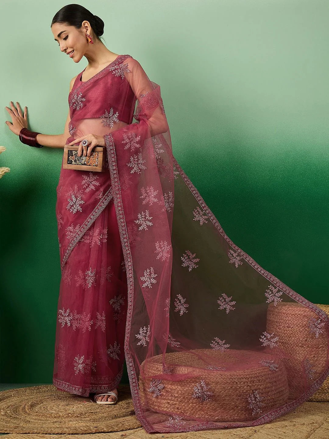 Floral Zari Embroidered Saree With Blouse Piece