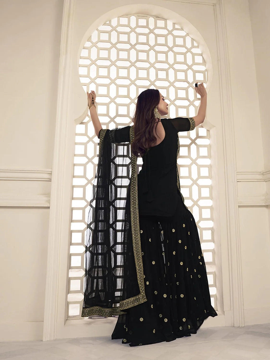BLACK FLORAL ZARI SEQUINES EMBROIDERED KURTA SET (MALAIKA STYLE)