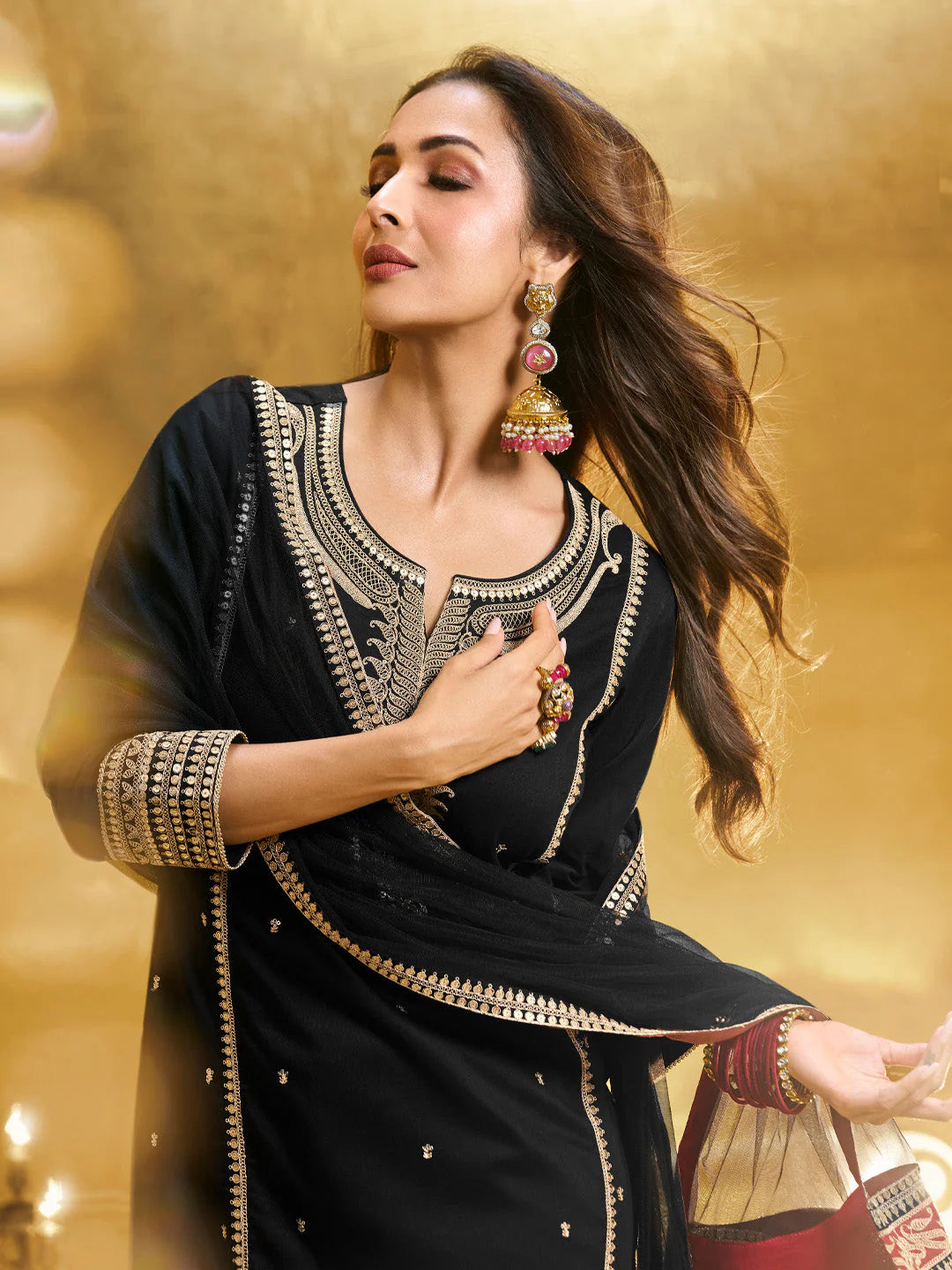 PAISLEY ZARI AND SEQUINNED EMBROIDERED KURTA SET WITH DUPATTA (MALAIKA STYLE)